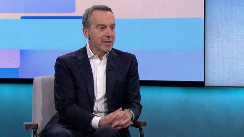 Hinter den Schlagzeilen Hinter den Schlagzeilen Folge 93: Hinter den Schlagzeilen: Christian Kern zu: "SPÖ-Gegenkandidatur: Kern tritt doch nicht an"
