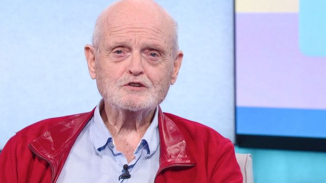Hinter den Schlagzeilen: Mit 85 Jahren: Michael Krötlinger eröffnet wieder Ordination