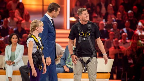 Klein gegen Groß - Das unglaubliche Duell Klein gegen Groß - Das unglaubliche Duell Folge 25: Klein gegen groß: Säulenparcours mit Thomas Morgenstern