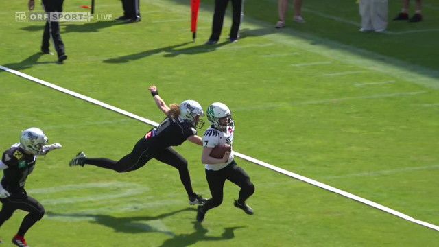 American Football Ladies Bowl: Salzburg Ducks - Swarco Raiders Tirol aus Maria Enzersdorf