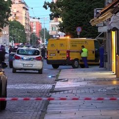 Modena: Auto fährt in Menschengruppe