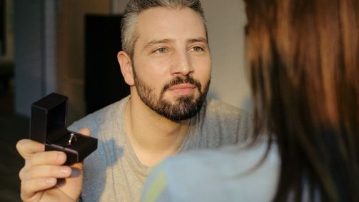 Am Anschlag – Die Macht der Kränkung Am Anschlag – Die Macht der Kränkung Folge 7: Am Anschlag - Die Macht der Kränkung (1/6): Georg