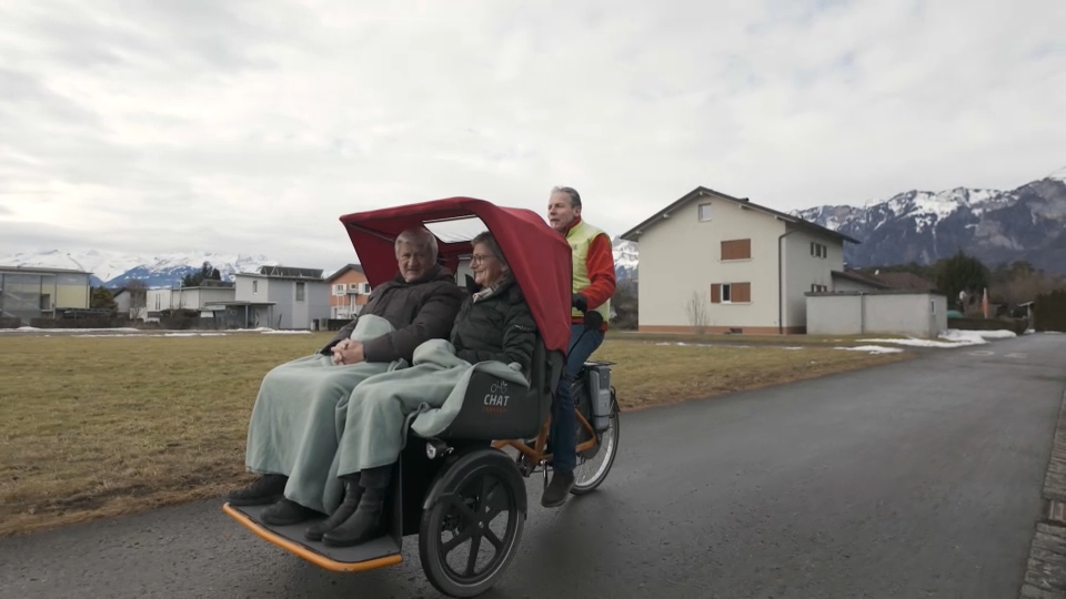 Radservice mit Herz: Initiative verbindet Generationen