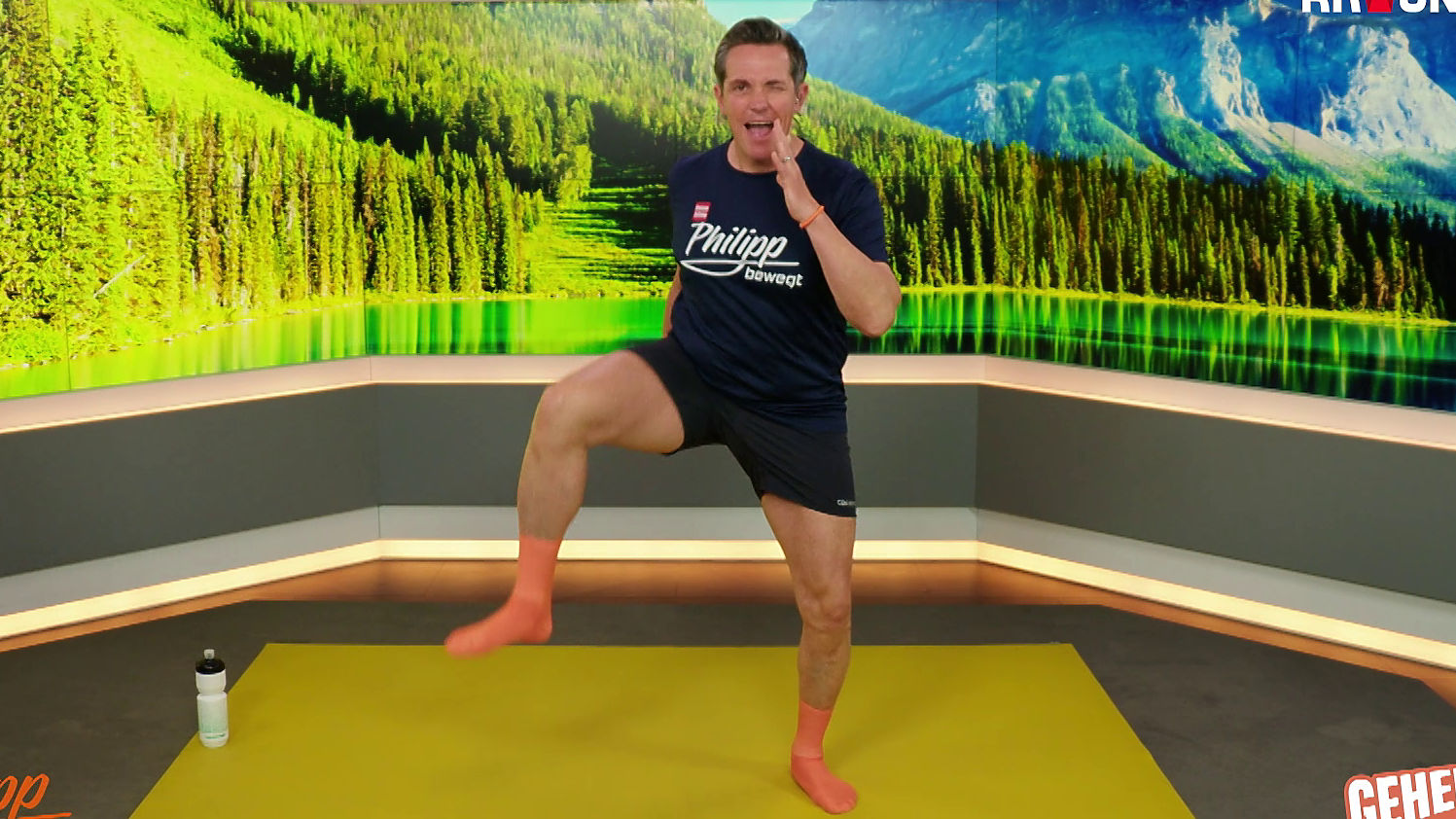 Turnen, lächeln und fit werden: Philipps Bewegungseinheit am Dienstag