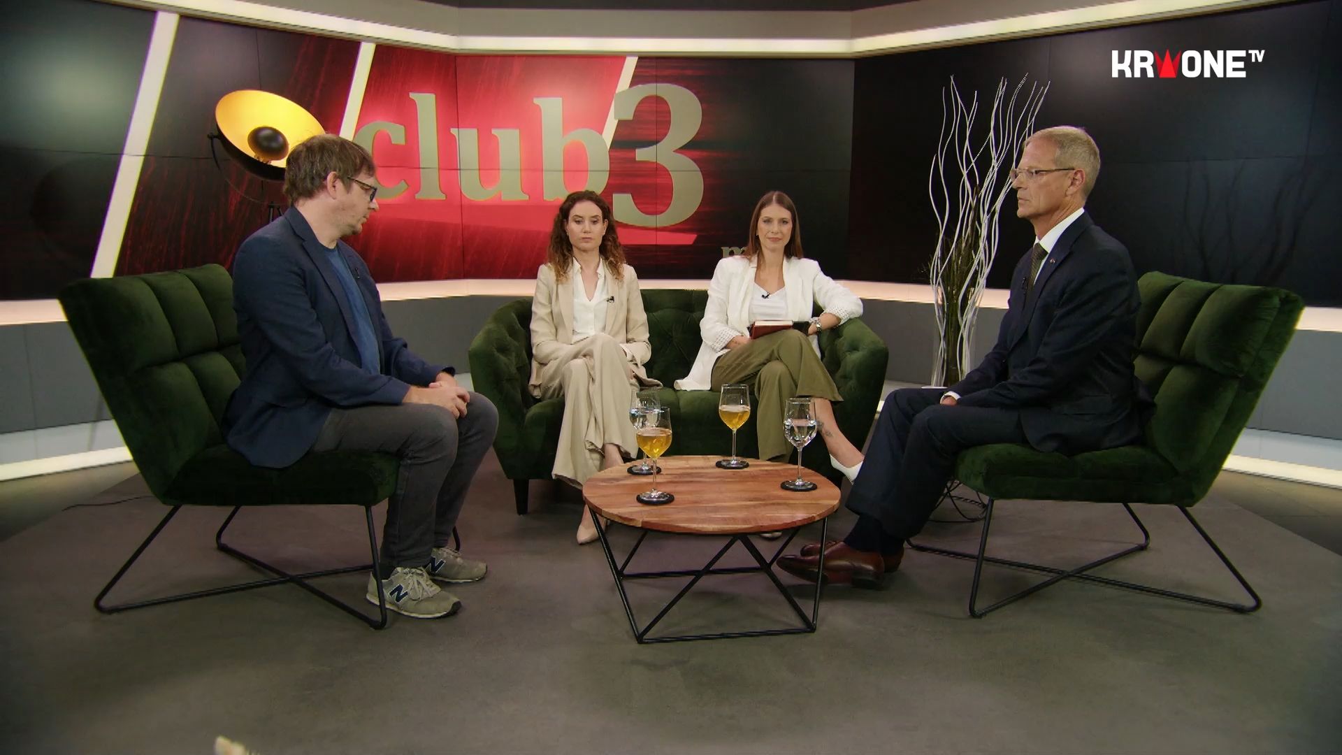 CLUB 3 - Kontrolle oder Chaos: Wie viel Migration hält unsere Gesellschaft aus?