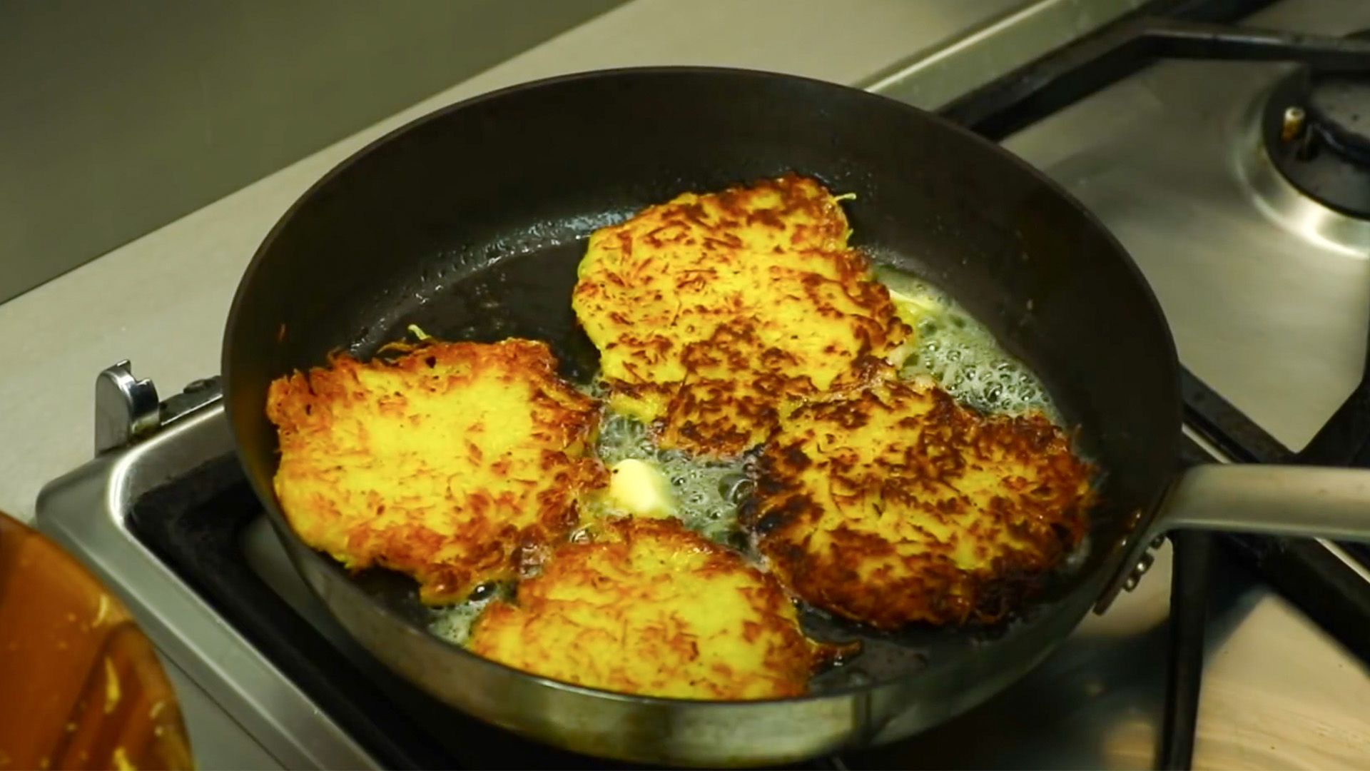 Kartoffelpuffer/Reibekuchen mit hausgemachtem Apfelmus