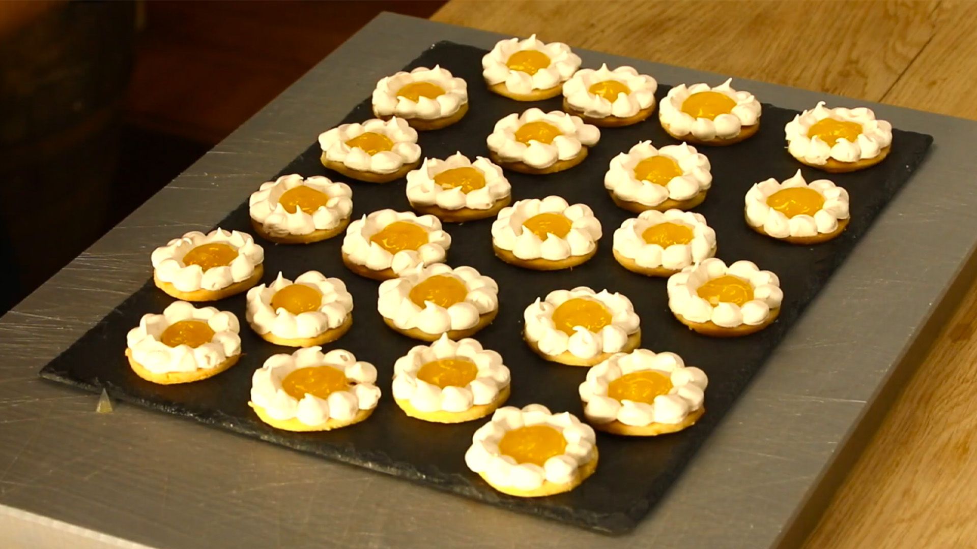 Weihnachtsplätzchen backen! Knusprige Zitronentaler