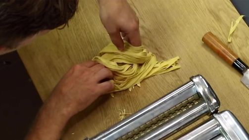 Letitcook, auch du kannst kochen Letitcook, auch du kannst kochen - Staffel 4 Folge 10: Hausgemachte Nudeln (Tagliatelle)