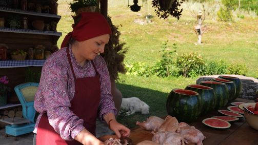 Faraway Village Faraway Village - Staffel 1 Folge 11: Backhuhn in Wassermelone