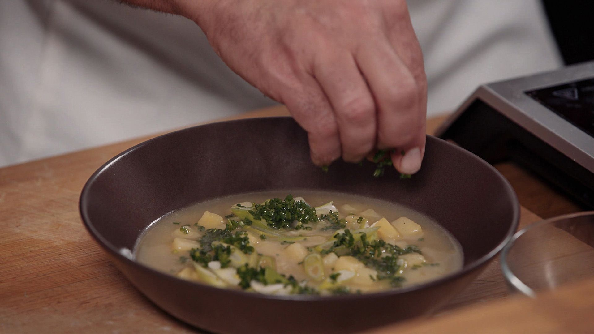 Kartoffel-Biersuppe mit Ali Güngörmüs