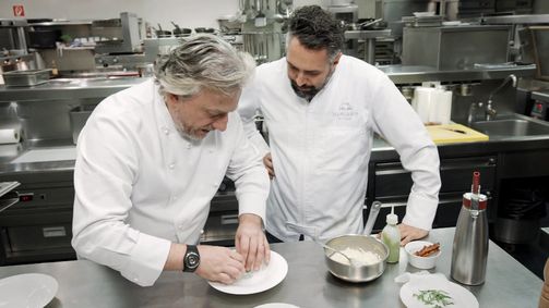 Die besten Köche der Welt - Zu Gast im Ikarus Die besten Köche der Welt - Zu Gast im Ikarus - Staffel 5 Folge 2: Davide Scabin in Salzburg