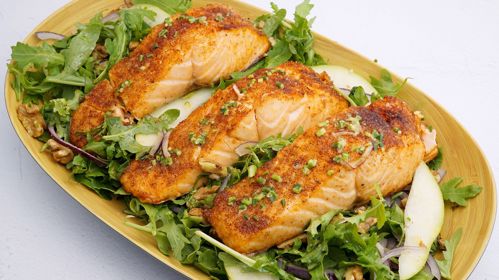 Lachs mit Rucola-Birnen-Salat