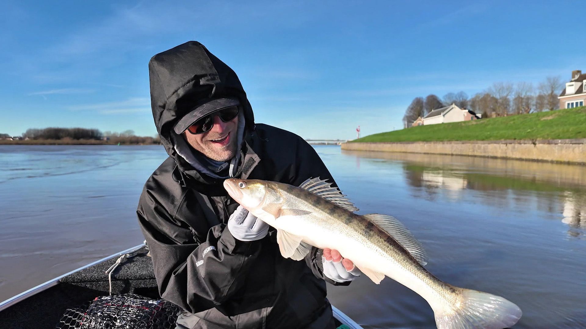 Wo stehen die Zander im Fluss? Mit Gummi und Co. auf Stachelritter