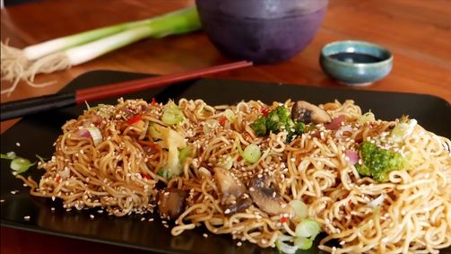 Let's Cook Let's Cook - Staffel 1 Folge 15: Gebratene Nudeln wie beim Asiaten