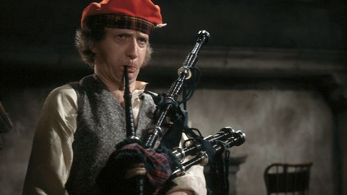 Percy Stuart Percy Stuart, Staffel 3 Folge 1: Fünf Pfeifen