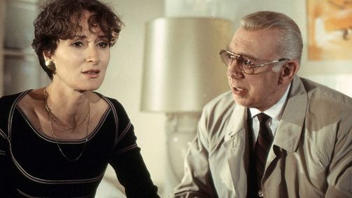Derrick Derrick, Staffel 17 Folge 13: Herr Widanje träumt schlecht