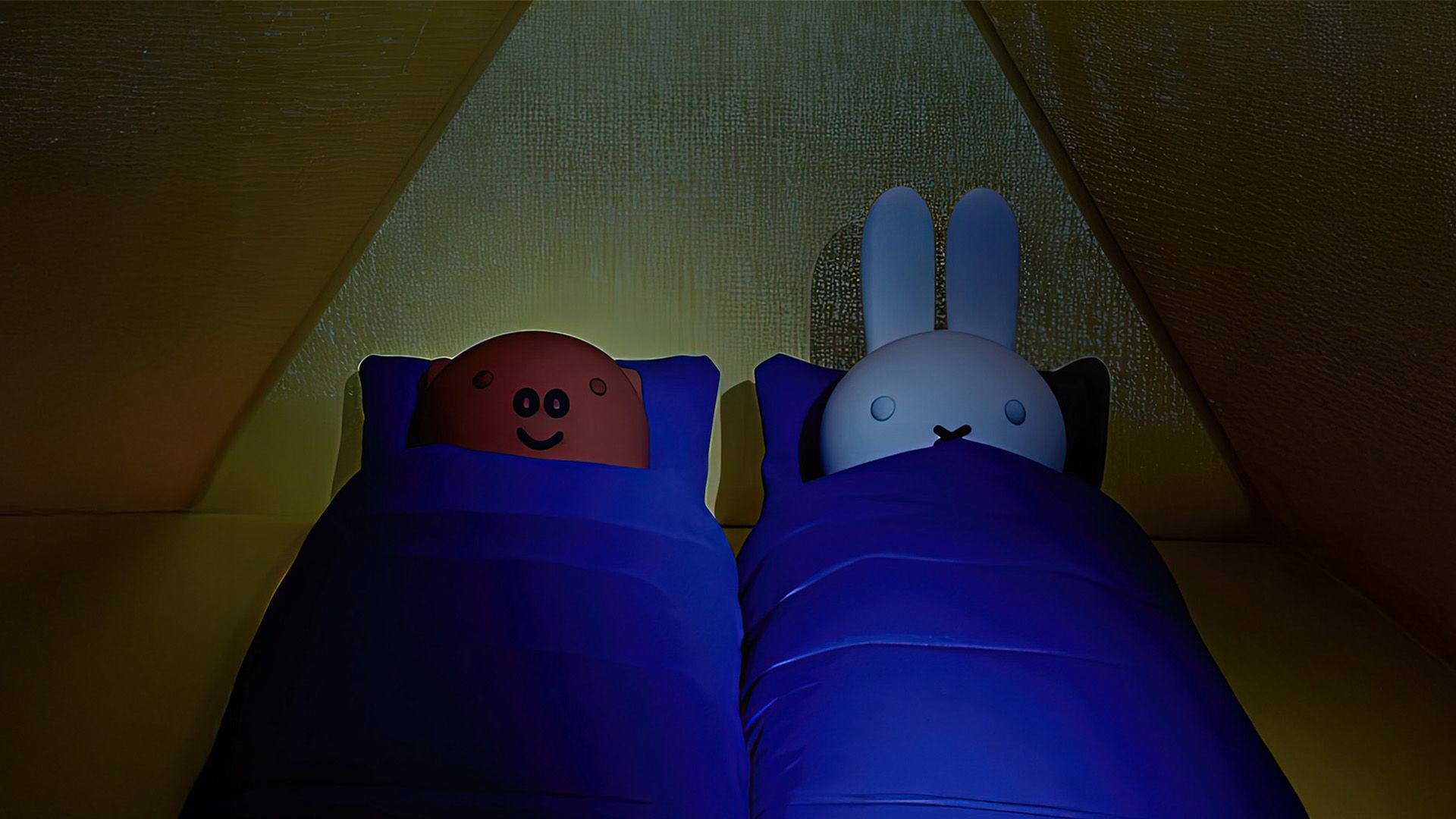Miffy und Grunty schlafen im Zelt