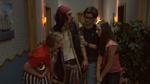 Hotel 13 Hotel 13 - Staffel 2 Folge 3: Der Mann mit den hellen Augen