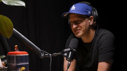 Never Meet Your Idols Never Meet Your Idols - Staffel 1 Folge 11: Paul Aubster – Psychose durch Forsthaus?