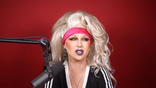 Gschichtn aus der Schwulenbar Gschichtn aus der Schwulenbar - Staffel 2 Folge 22: Berghain Kim, Opernball & Romantik