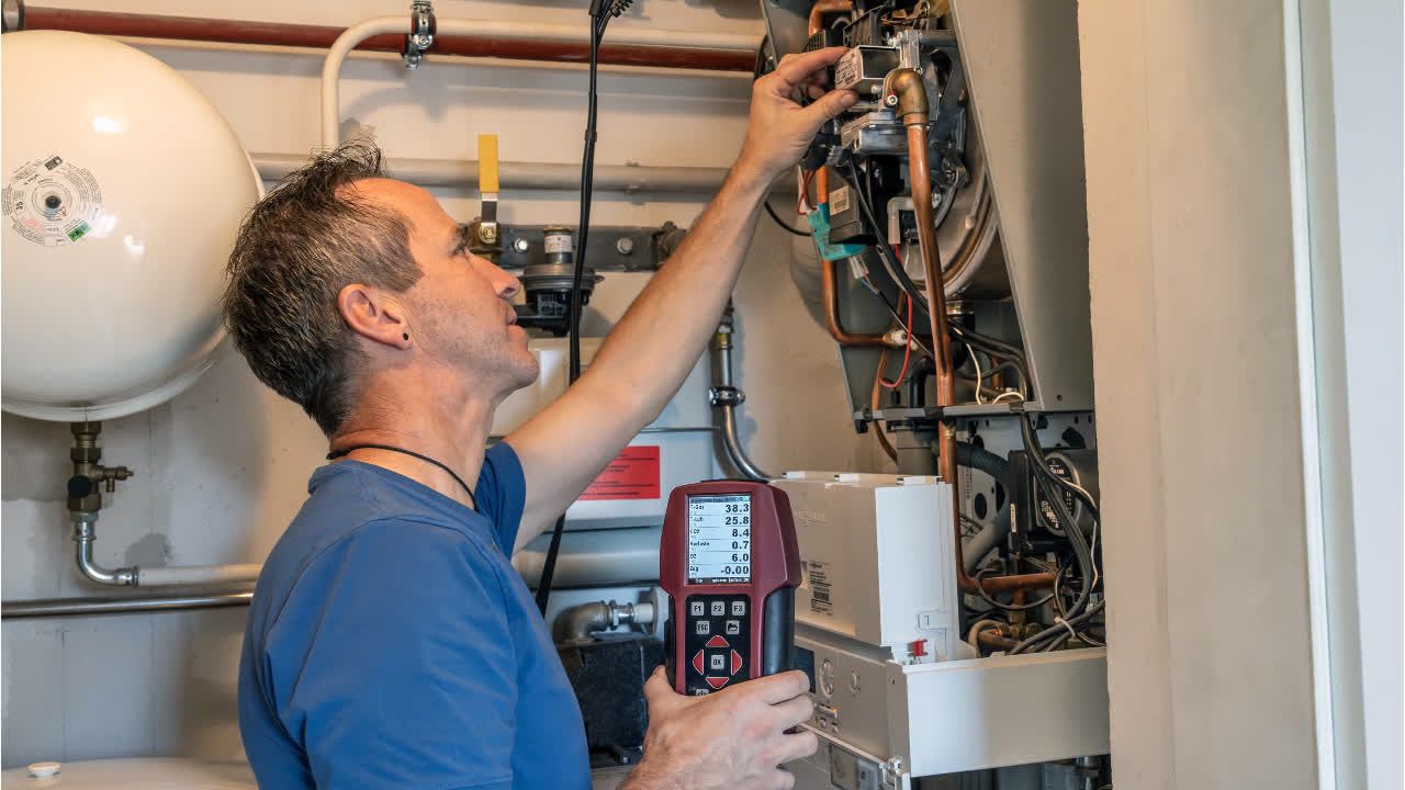 Neue Pflicht für Gasheizungen: So teuer könnte das Heizen werden