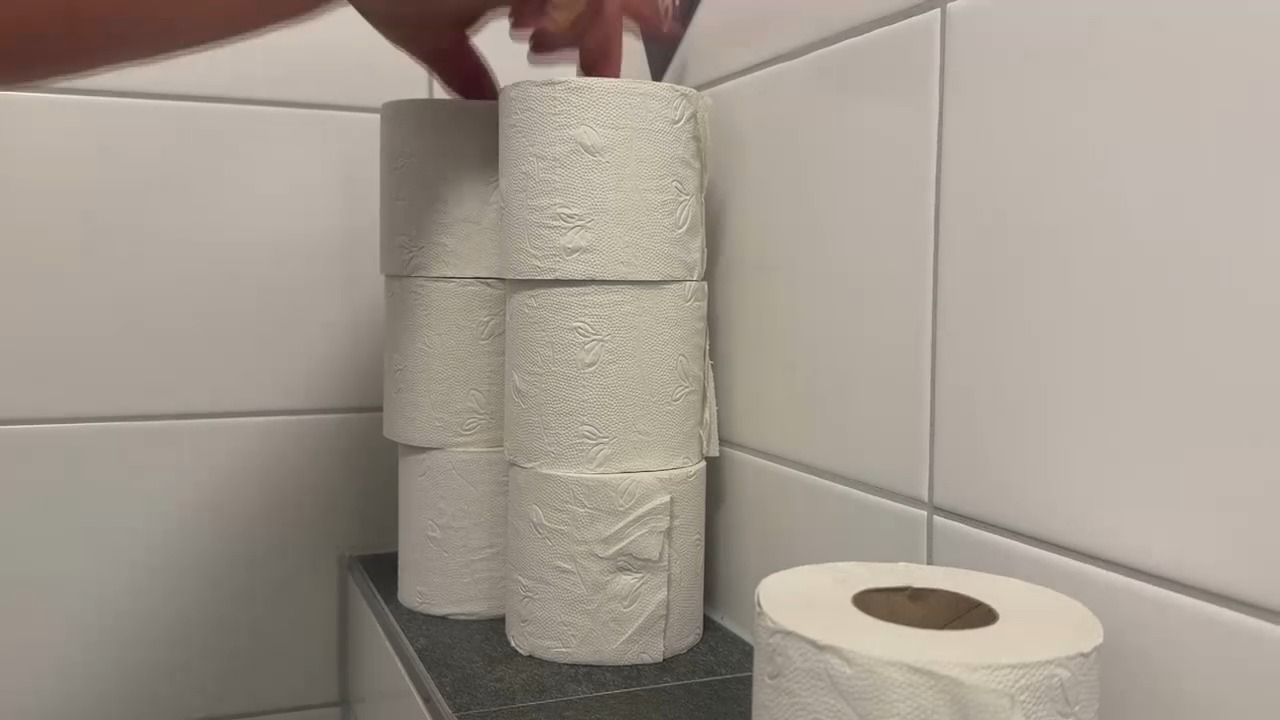 Dreiste Diebstähle im Café: Gäste klauen Besteck und Klopapier
