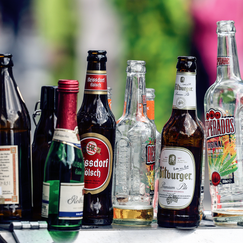 So viel Alkohol trinken Deutsche im Jahr