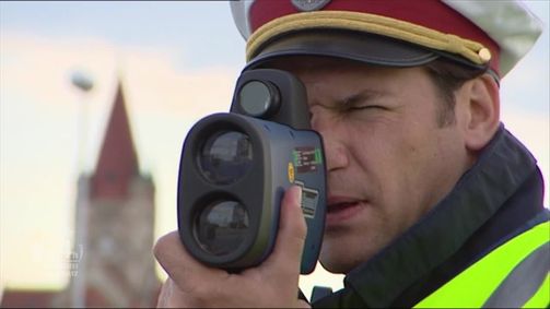 24 Stunden 24 Stunden - Staffel 1 - Die Polizei im Einsatz Folge 1: 24 Stunden - Die Polizei im Einsatz - Folge 1