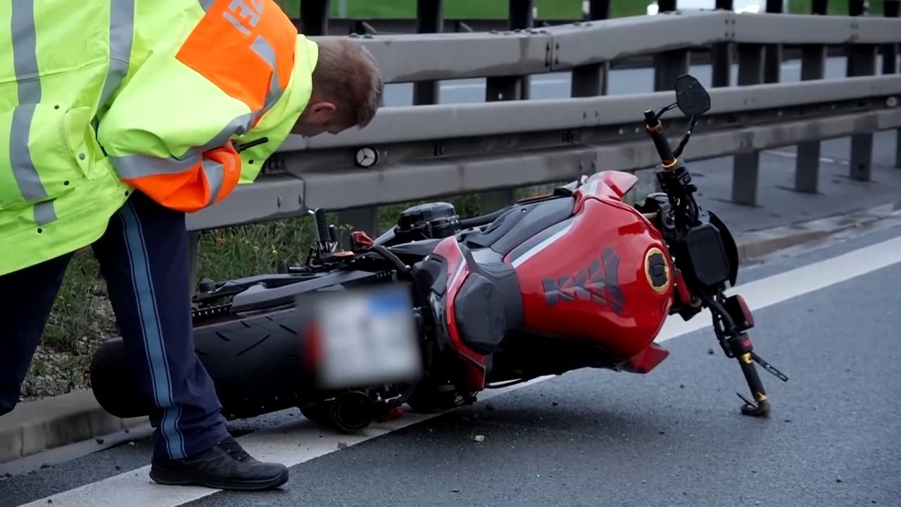 Tödlicher Unfall bei Forchheim: Motorradfahrer stirbt auf A73