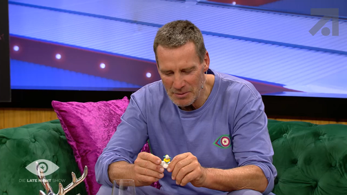 Promi Big Brother - Die Late Night Show PROMI BIG BROTHER - DIE LATE NIGHT SHOW - 09. STAFFEL Folge 9: Niemals ausgelernt, nur ausgefeiert! 