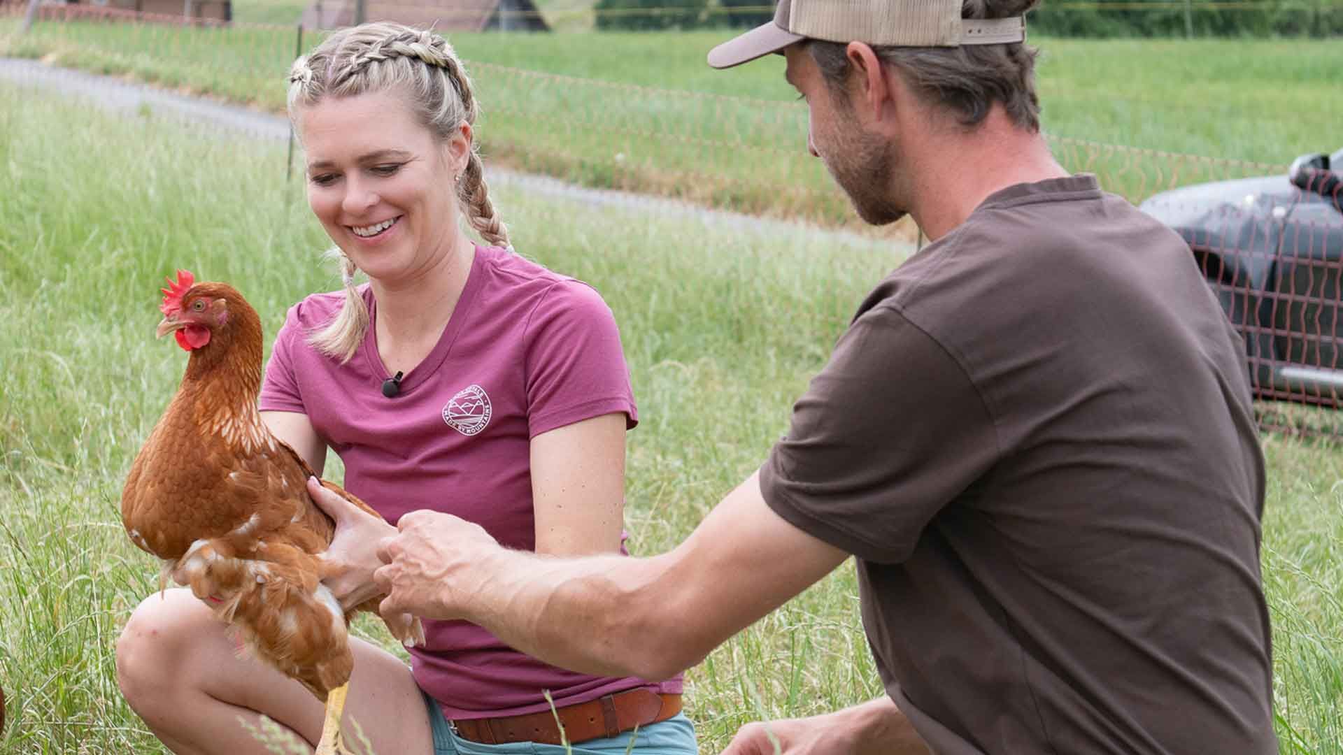 Zu Besuch bei einer Bauernfamilie und einem Käser im Sarneraatal