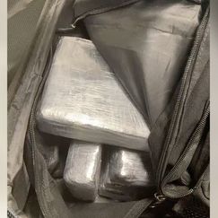 Drogenfund am Nürnberger Flughafen: Zoll entdeckt 16,5 Kilo Kokain in Koffer