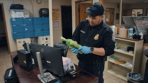 Border Patrol USA - Einsatz an Mexikos Grenze Border Patrol USA - Einsatz an Mexikos Grenze Folge 10: Lebensbedrohliche Lieferung