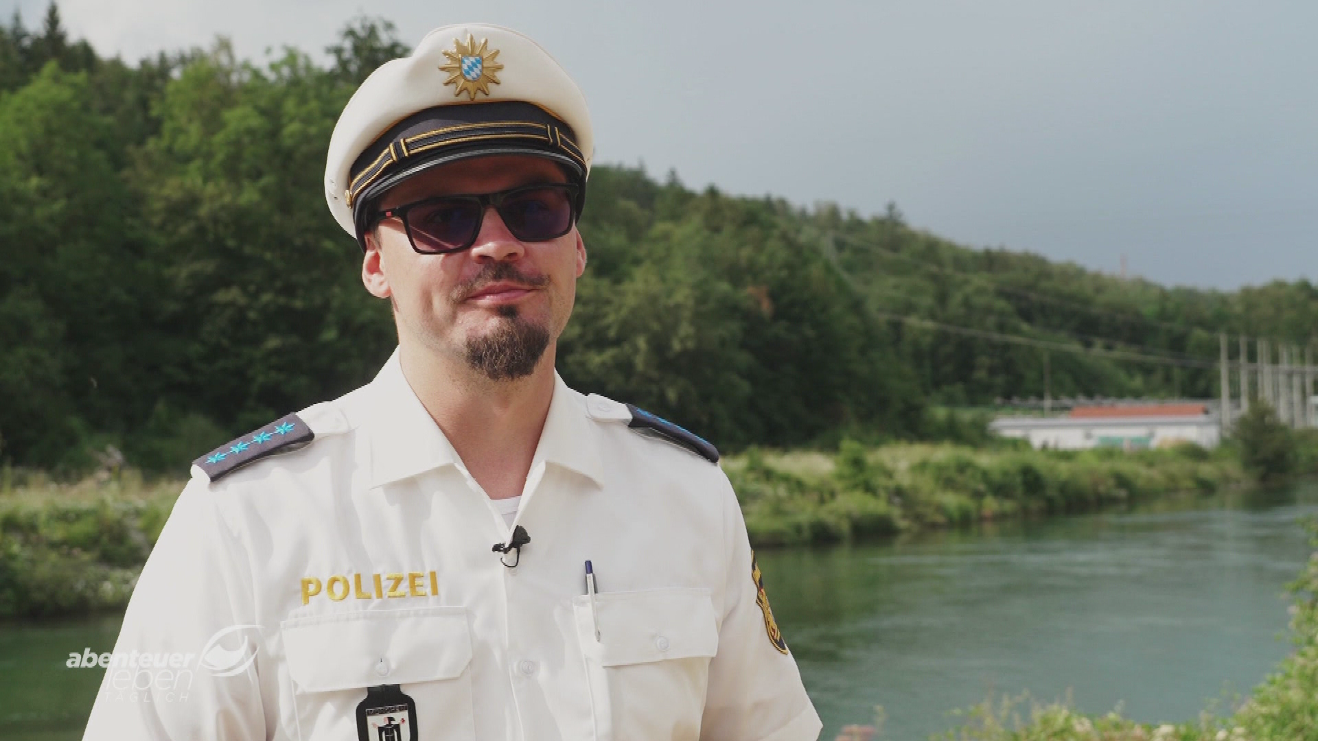 Sommer, Schlauchboot, Polizei: Kontrollen auf der Isar
