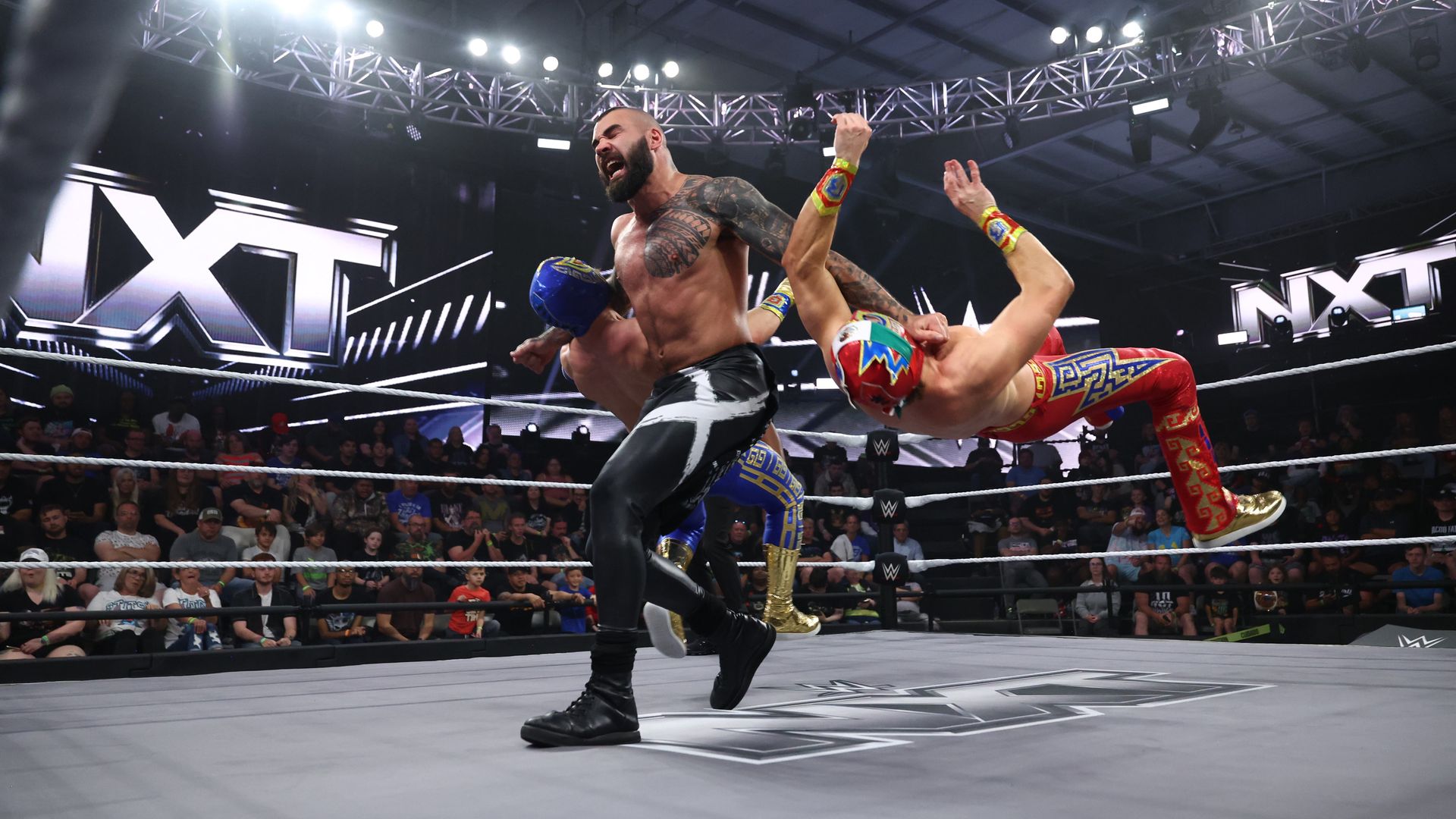 Los Americanos gegen The Culling im Tag Team Tournament