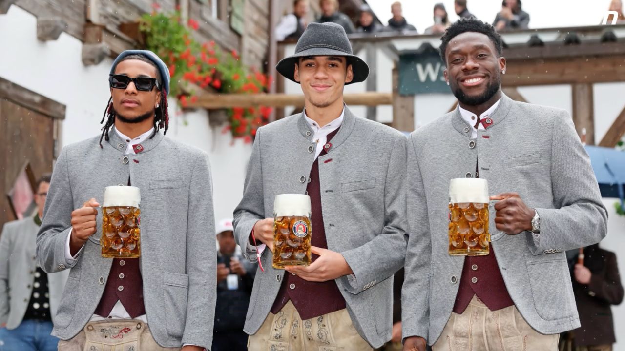 Der FC Bayern auf dem Oktoberfest: Michael Olise stiehlt allen die Show