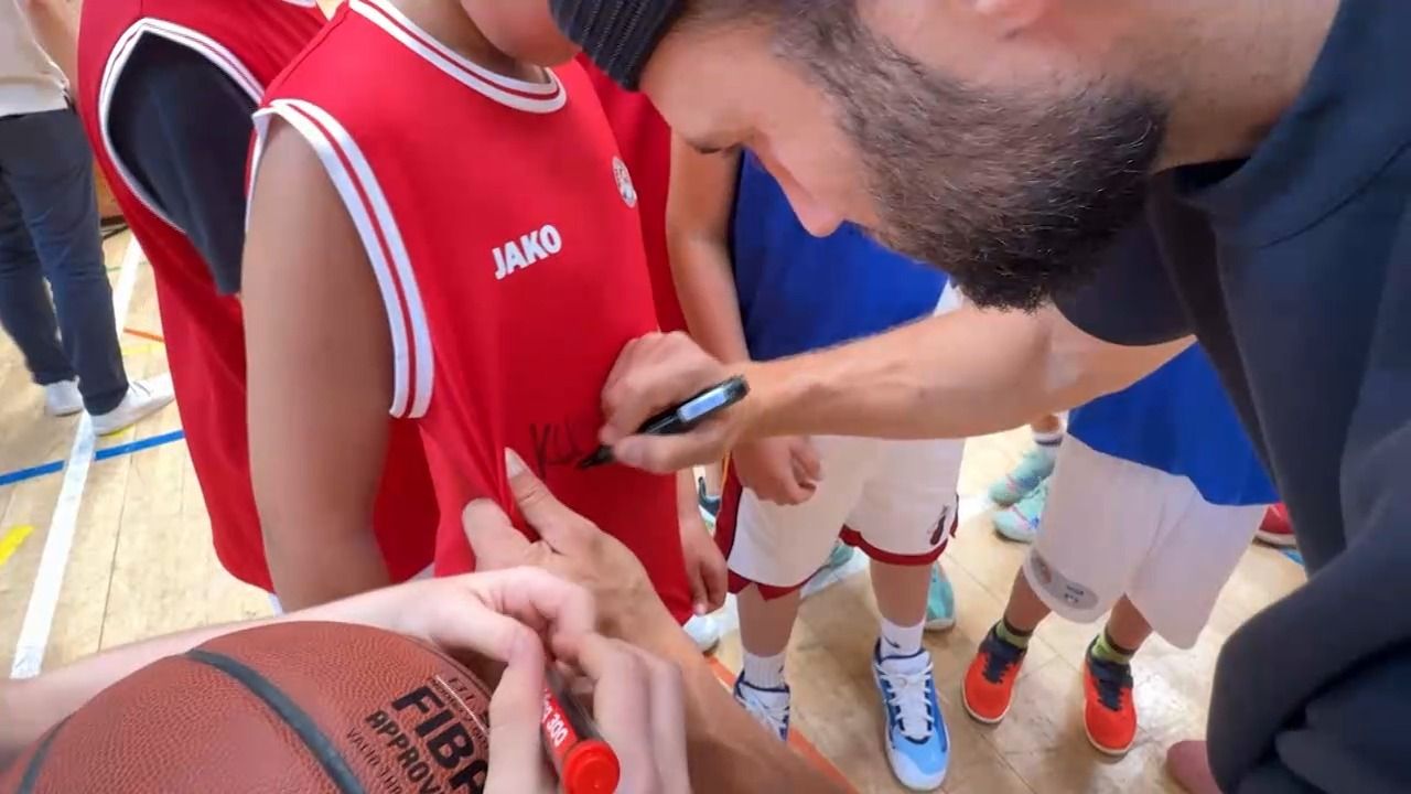 NBA-Star in Schweinfurt: Maxi Kleber trainiert Basketball-Nachwuchs