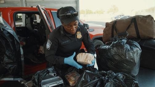Border Patrol USA - Einsatz an Mexikos Grenze Border Patrol USA - Einsatz an Mexikos Grenze Folge 5: Kuriose Kekse