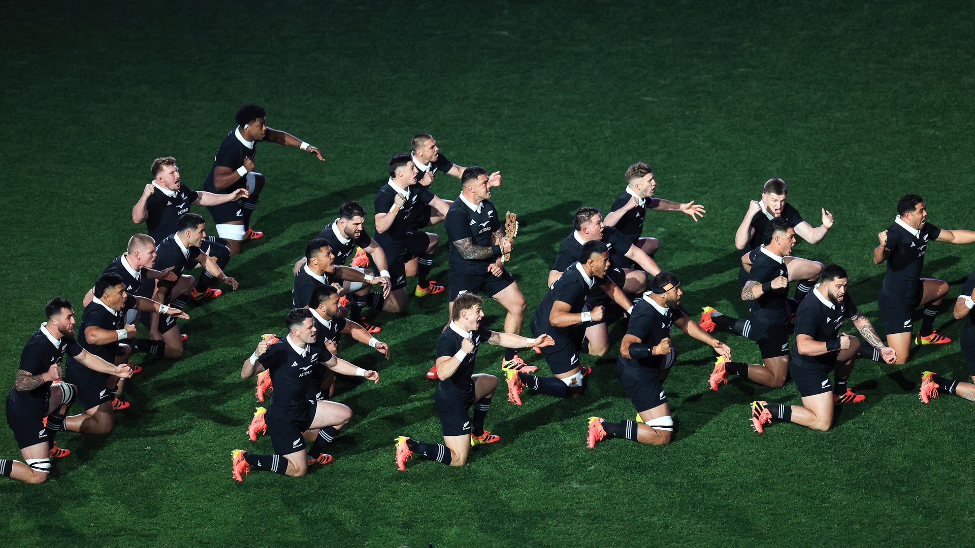 Rugby Nations Championship: Neuseeland-Haka mit Anton Segner vor Irland-Spiel