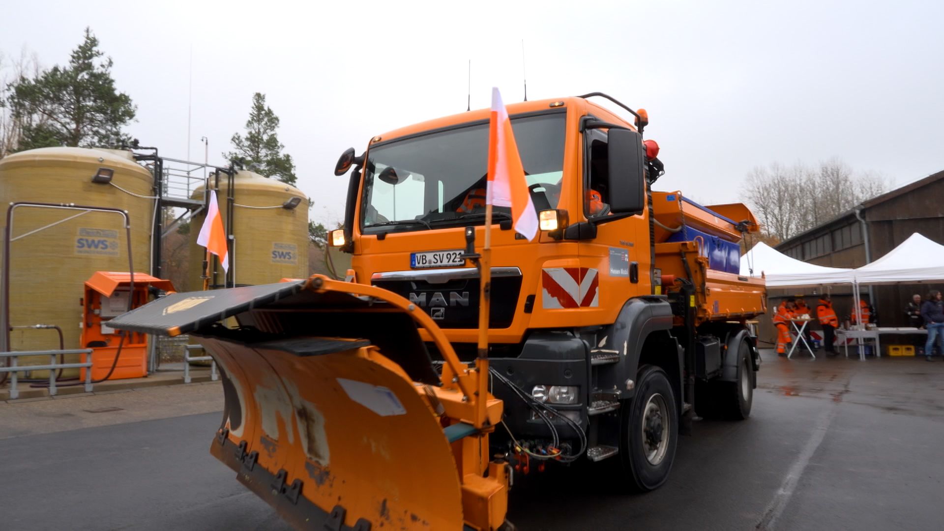 Winterdienst bereit für Eis und Schnee
