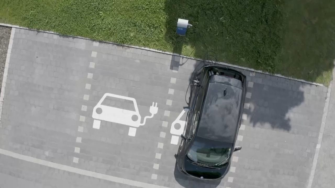 Zwei Bayern in Brüssel: Streit um Verbrenner und E-Auto-Quote