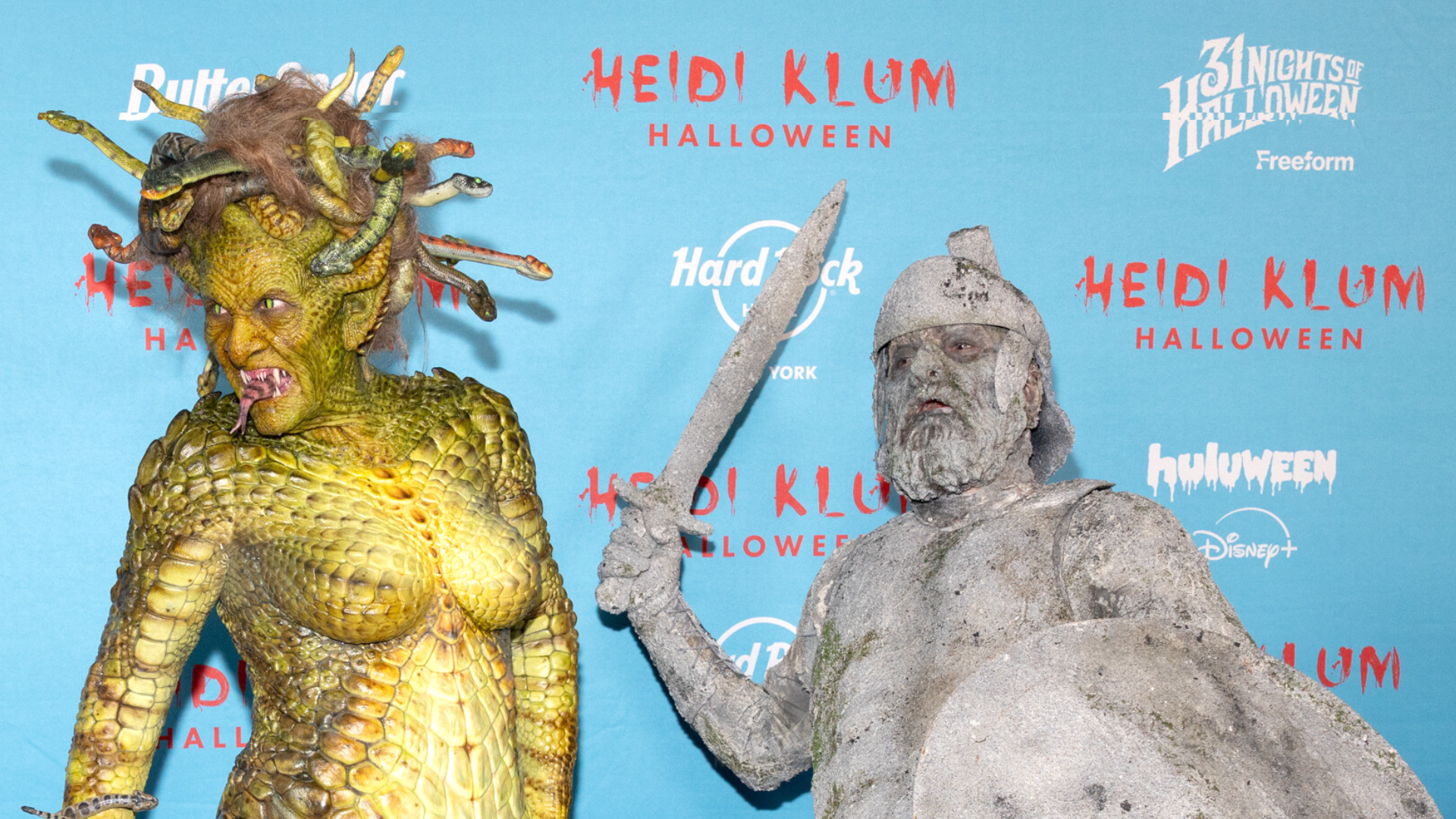 Heidi Klum feiert Halloween als Medusa