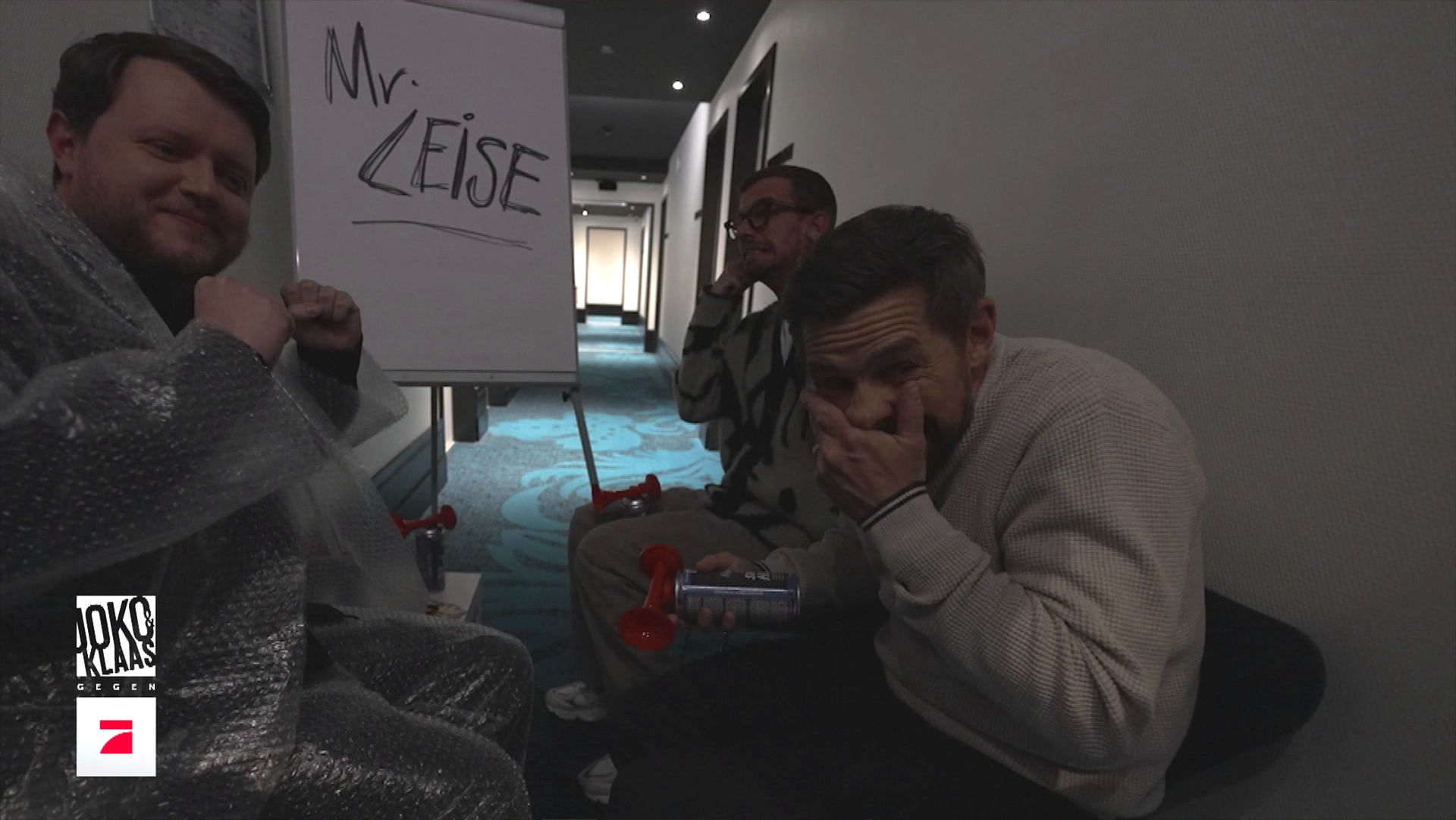 Joko & Klaas machen um 2 Uhr nachts Radau im Hotel - Roadtrip Teil 4