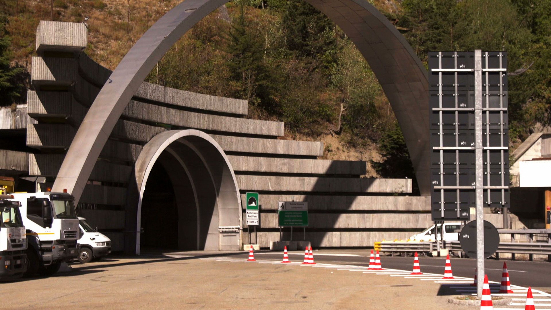 Außer Kontrolle: Das Flammeninferno im Mont-Blanc-Tunnel