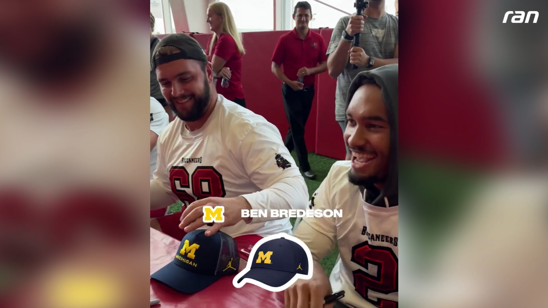 NFL: Bucs werden bei fieser Aktion hereingelegt - die Reaktionen sind genial!