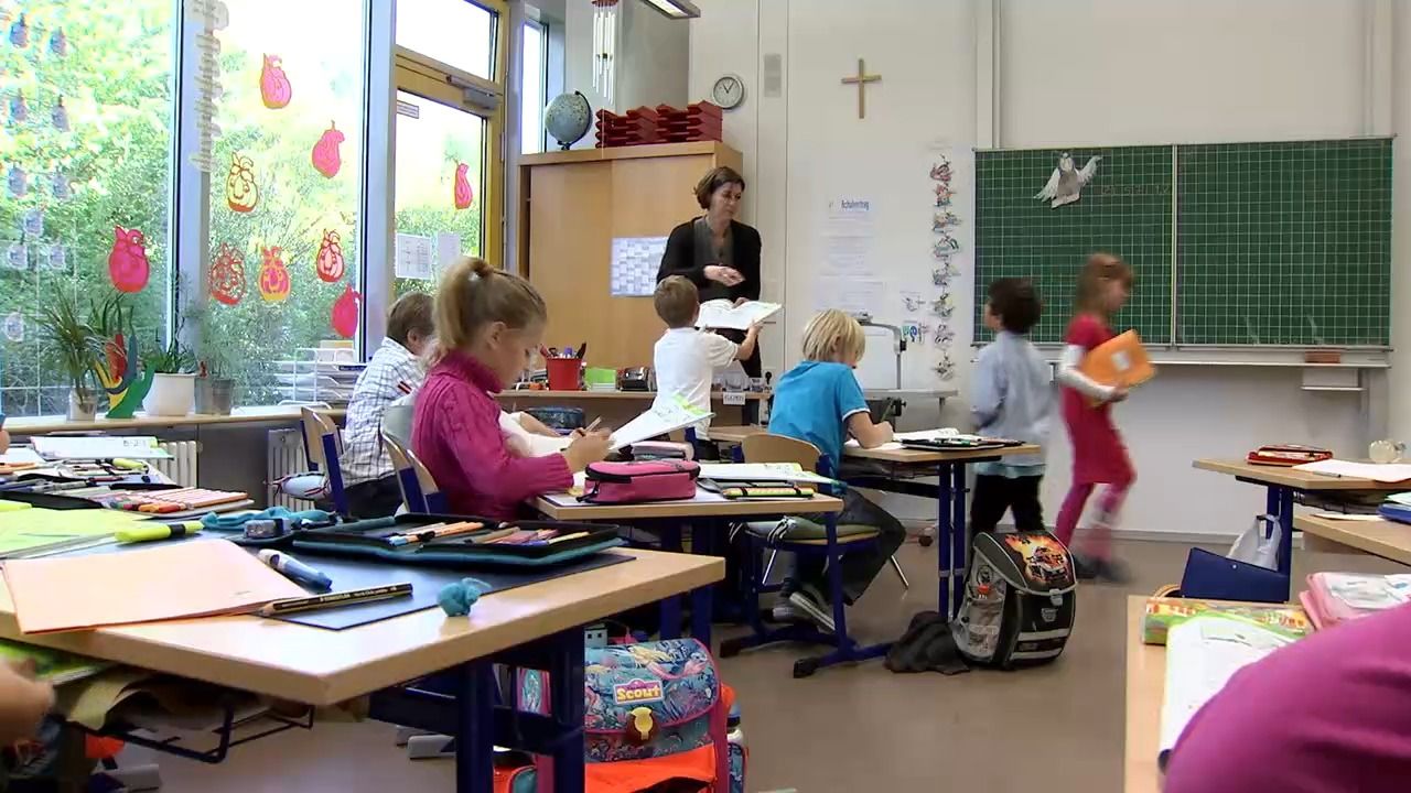 Mehr Unterricht an Grundschulen: Bayerns Reaktion auf PISA-Debakel