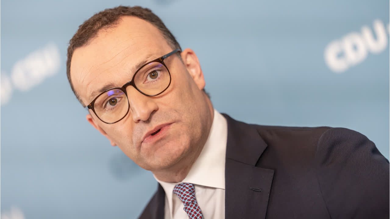 Nach Rücktritt: Spahn bleibt im Bundestag