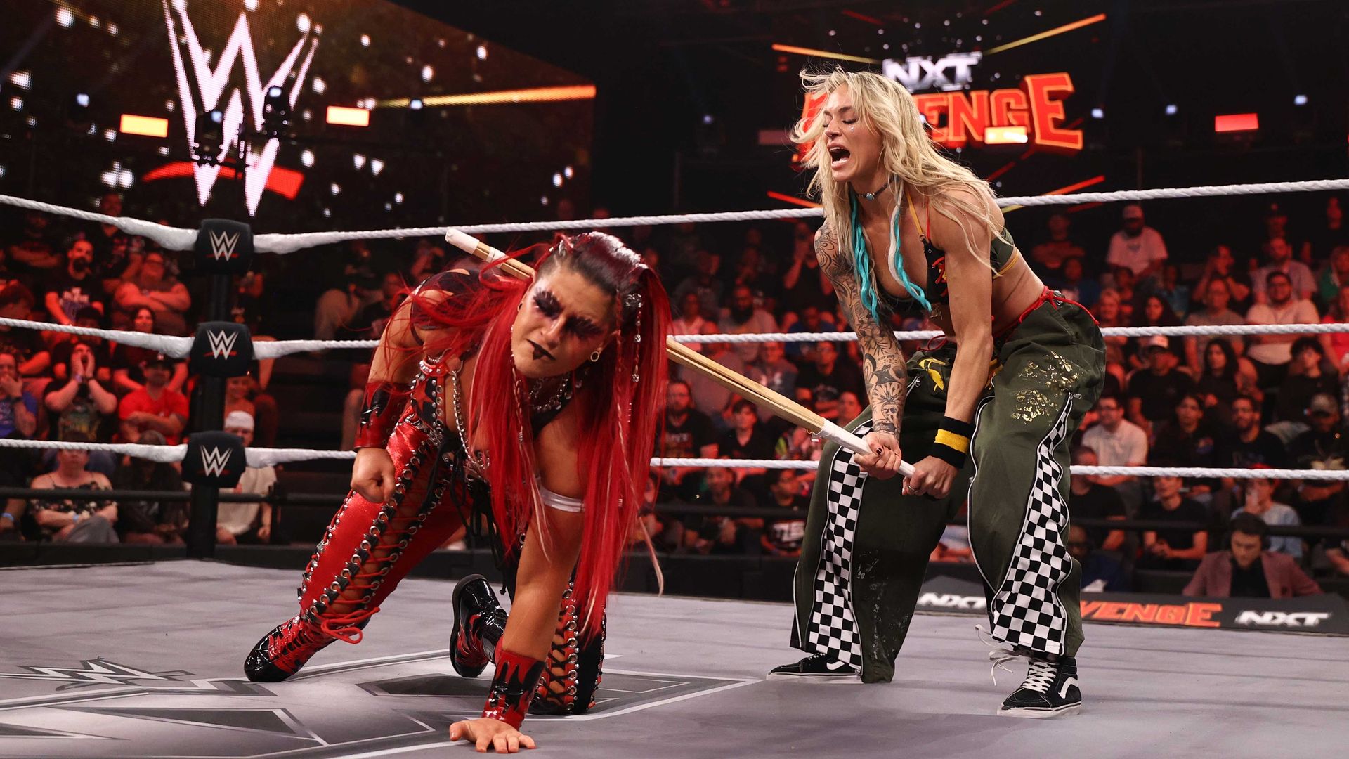 Absolut verrücktes Last Woman Standing Match
