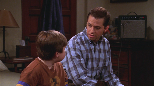 Two and a Half Men Two and a Half Men Folge 20: Ich kann im Dunkeln pinkeln