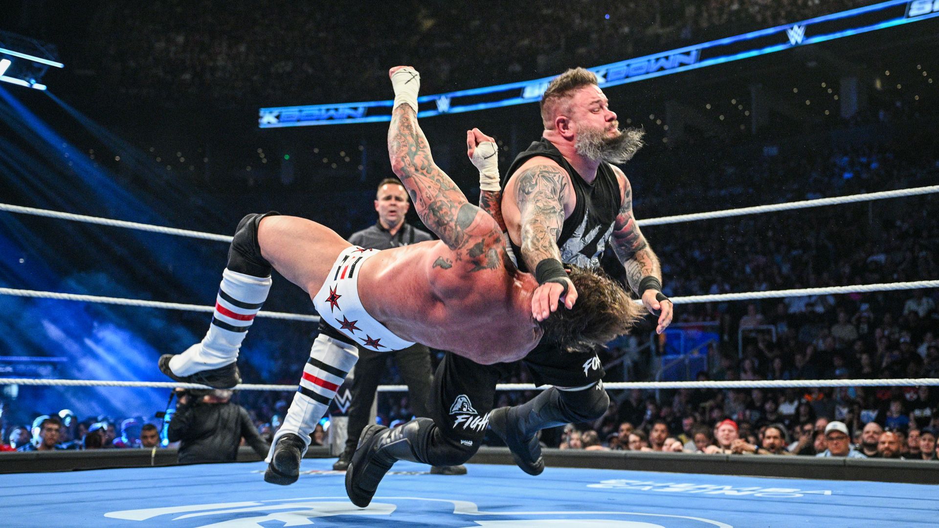 Rasantes Championship Match: CM Punk vs. Kevin Owens